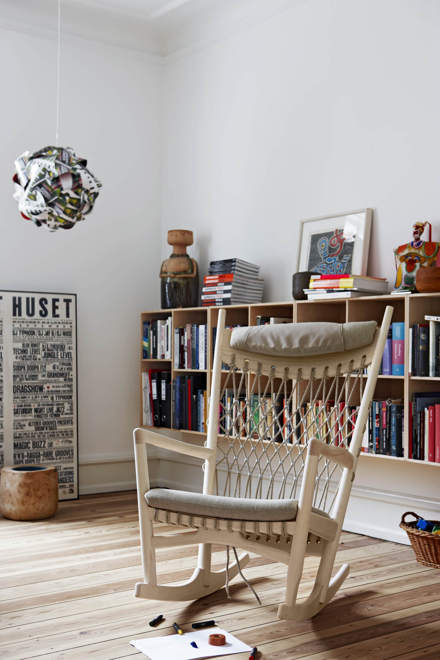 pp124 Rocking Chair Hans J. Wegner 1984