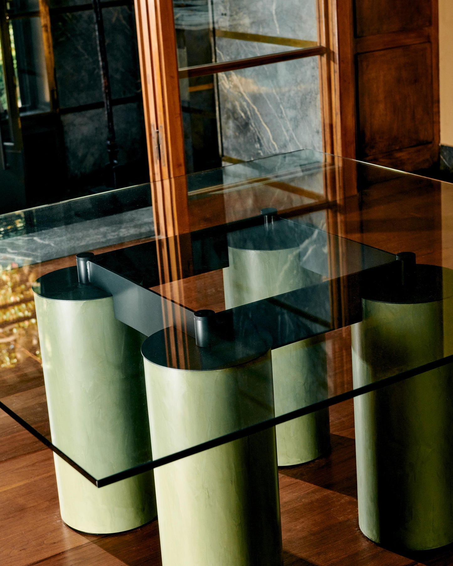 Serenissimo Table carrée Lella & Massimo Vignelli et David Law 1985