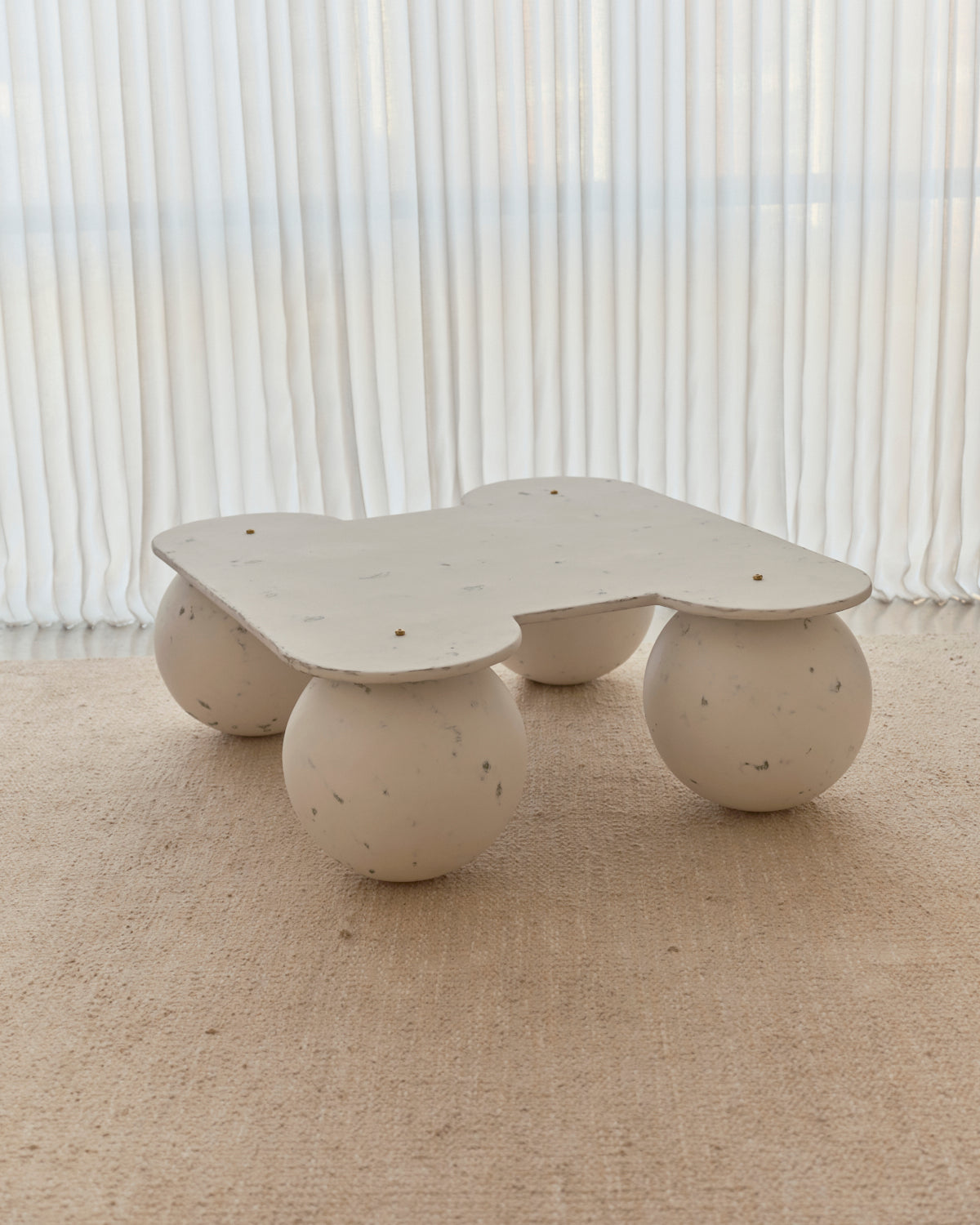 B de BOLA Low Table Palma 2021