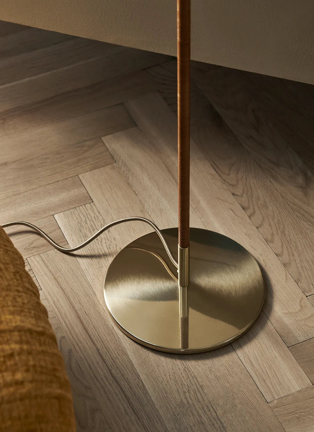 9602 Floor Lamp Paavo Tynell 1935